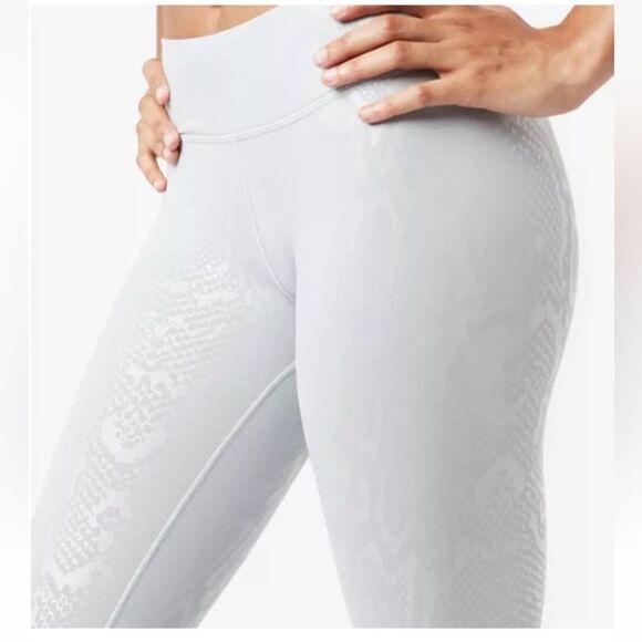 TEREZ Dove Gray Snakeskin Foil UpLift High Compression Leggings NEW Size S - Picture 5 of 12